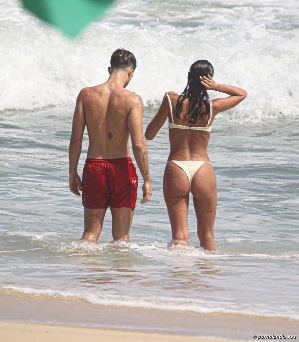 Bruna Marquezine flagrada de biquíni na praia - Foto 247481